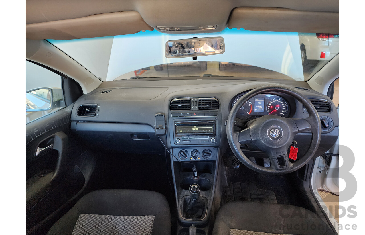 05/2014 Volkswagen Polo Trendline 6R MY14 5d Hatchback White 1.4L