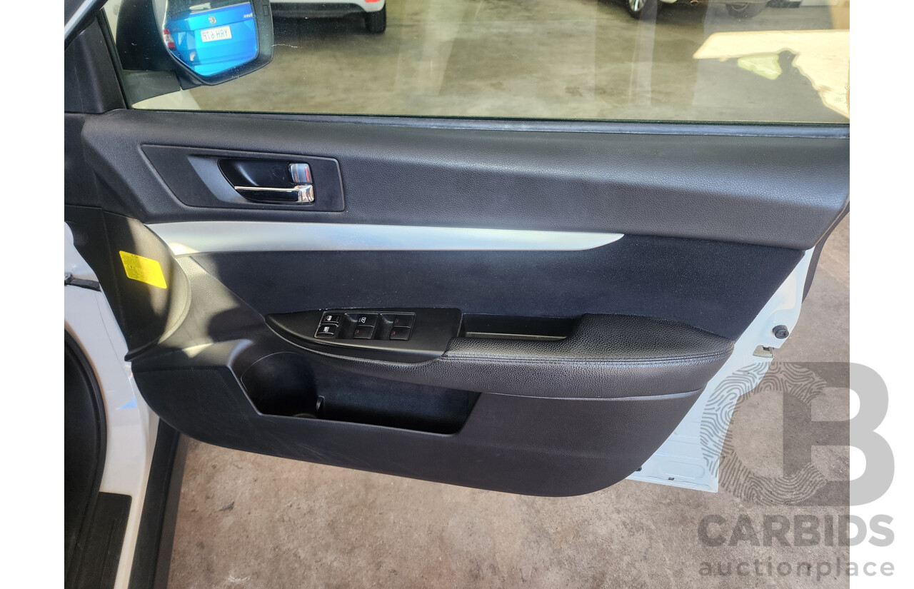 10/2012 Subaru Outback 2.5i MY12 4d Wagon White 2.5L