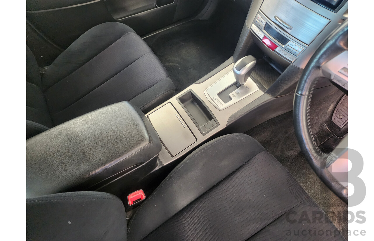 10/2012 Subaru Outback 2.5i MY12 4d Wagon White 2.5L