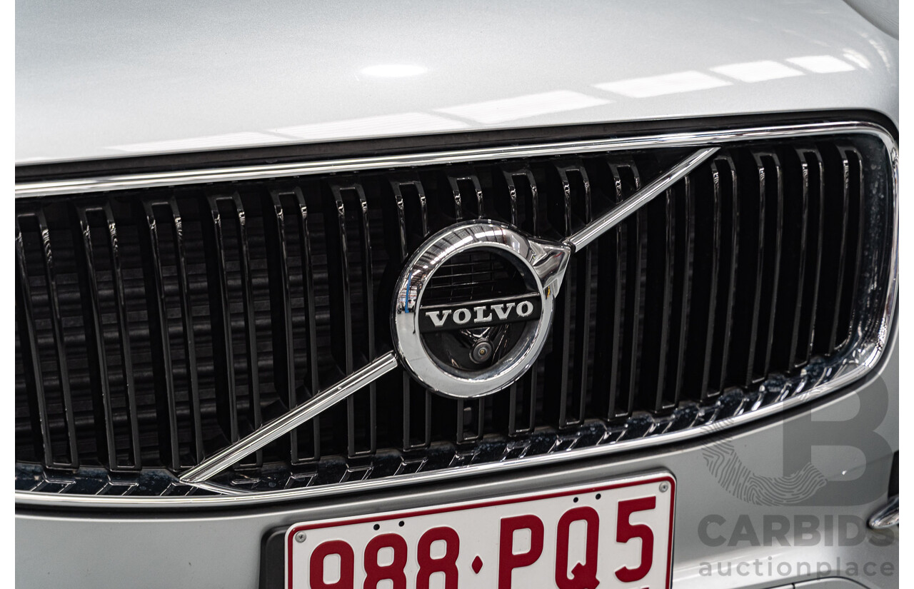 11/2016 Volvo XC90 D5 Momentum (AWD) 256 MY17 4d Wagon Electric Silver Metallic Twin Turbo Diesel 2.0L - 7 Seater