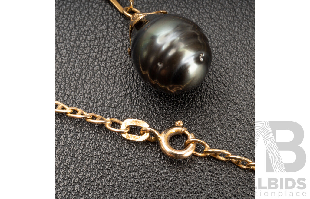 9ct Yellow Gold Flat Gucci Link Necklace with 18ct Yellow Pendant & Tahitian Pearl with Valuation. Length - 63cms