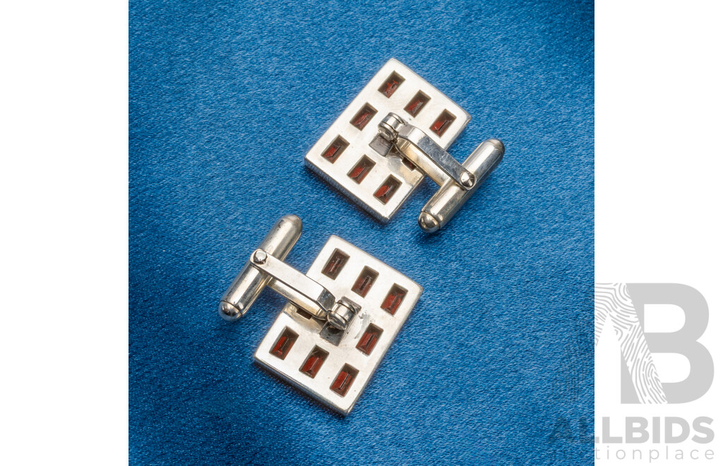 Pair of Men's 925 Sterling Silver & Garnet Cufflinks - 17.59gms