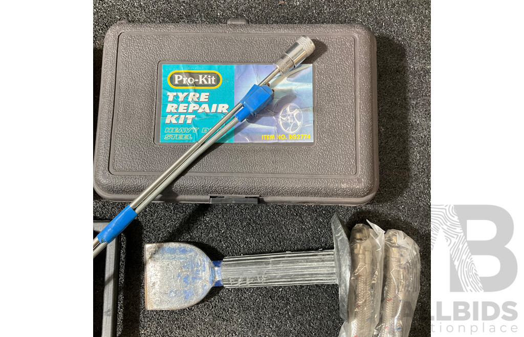 Assorted Household, Automotive and Electrical Tools and Repair Items, Including KLEIN TOOL Digital Multimeter, CRAFTRIGHT Socket Set and Others - Lot 9
