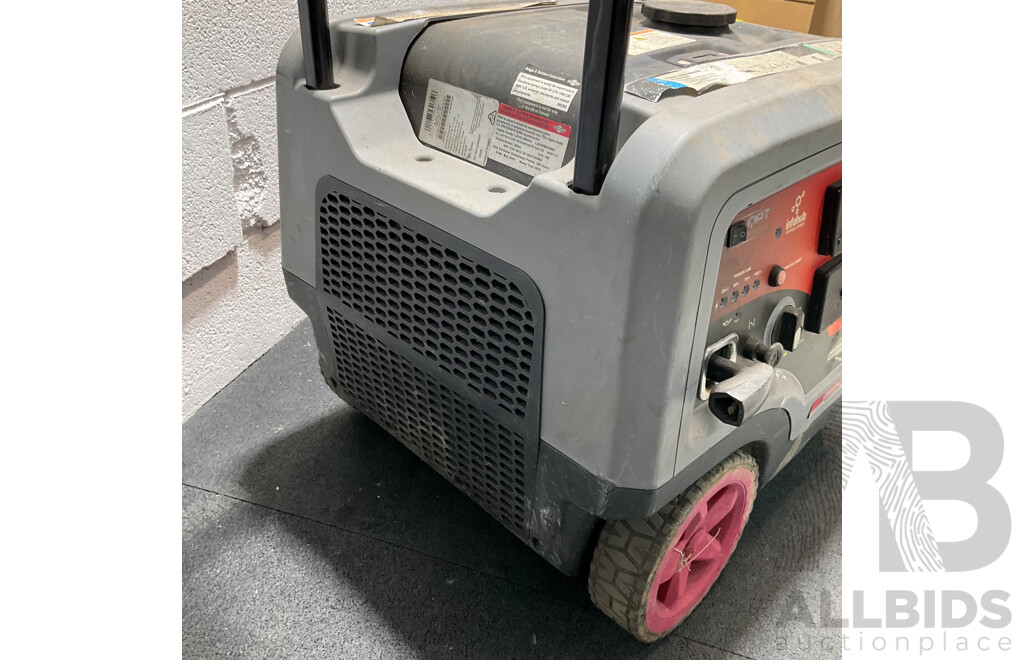 BRIGGS & STRATTON Q6500 Quiet Power Series 6500W Inverter Generator