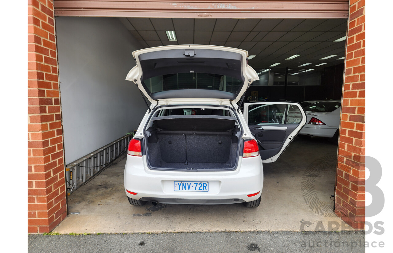10/2010 Volkswagen Golf 77 TSI 1K MY11 5d Hatchback White 1.2L
