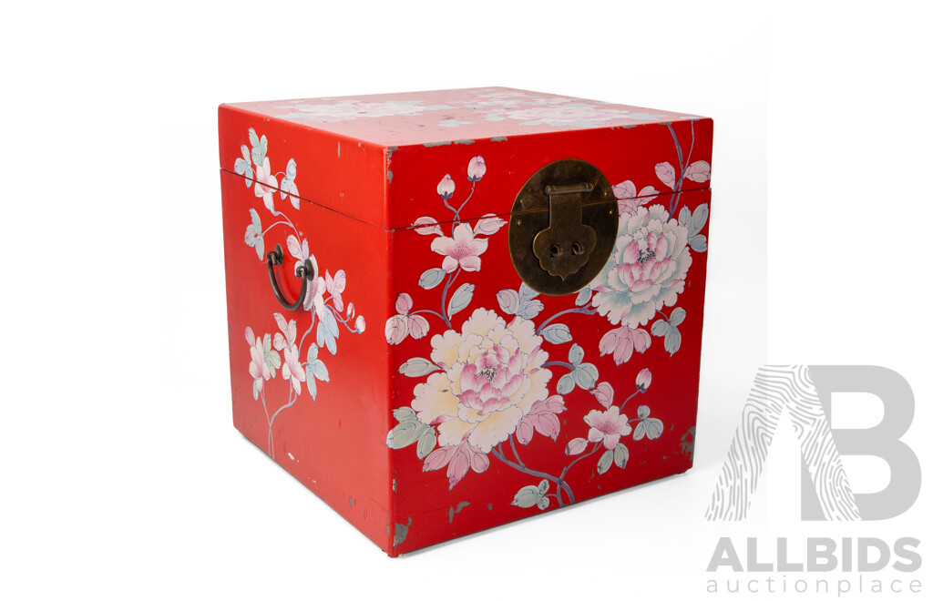 Beautiful Chinese Red Lacquer Dowry Chest, 38H x 38W x 38D cm (dimensions)