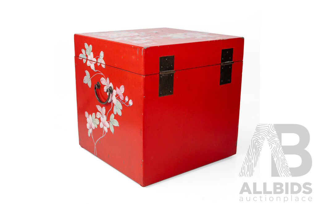 Beautiful Chinese Red Lacquer Dowry Chest, 38H x 38W x 38D cm (dimensions)