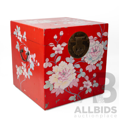 Beautiful Chinese Red Lacquer Dowry Chest, 38H x 38W x 38D cm (dimensions)