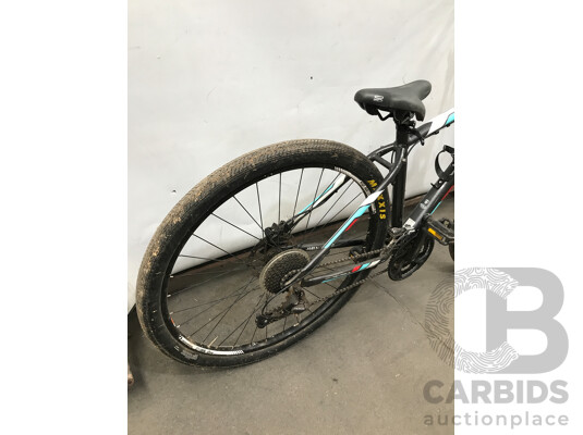 Trek Marlin 7 27-Speed Mountain Bike