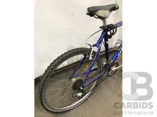 Giant Boulder 21 Speed Racing Bike