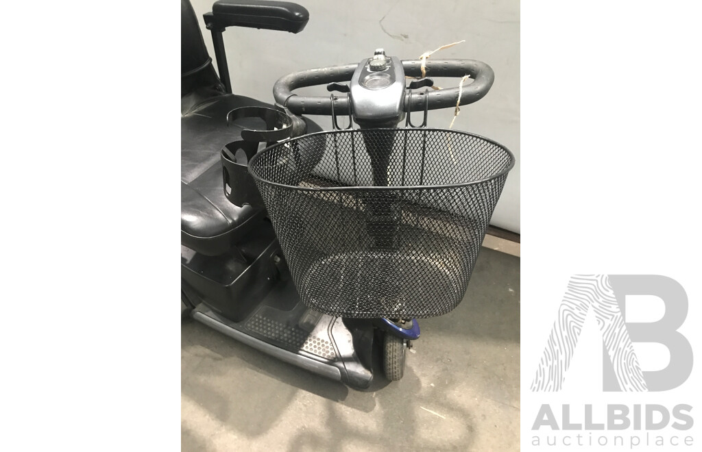 Pride Go-Go Elite Traveller Pride 3-Wheel Mobility Scooter