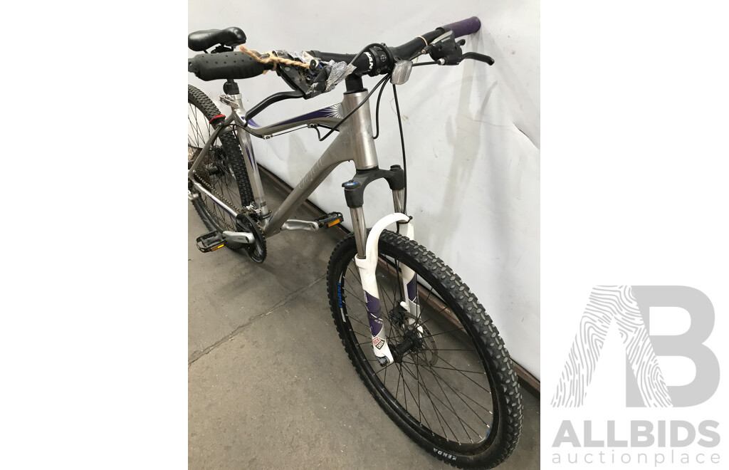 Giant Talon 27 Speed Mountain Bike