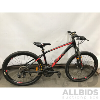 Giant ATX 7 Speed Mountain Bike