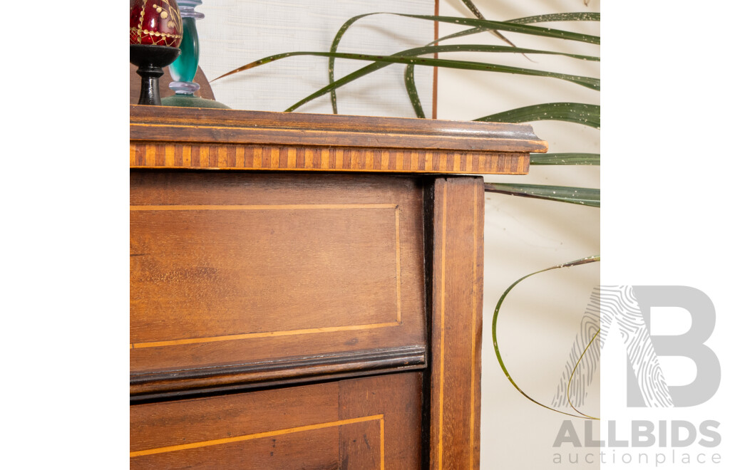 Late Edwardian Display Cabinet with String Inlay