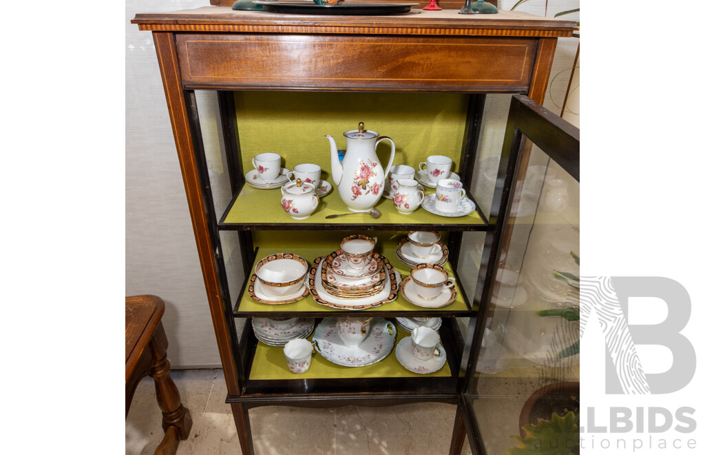 Late Edwardian Display Cabinet with String Inlay