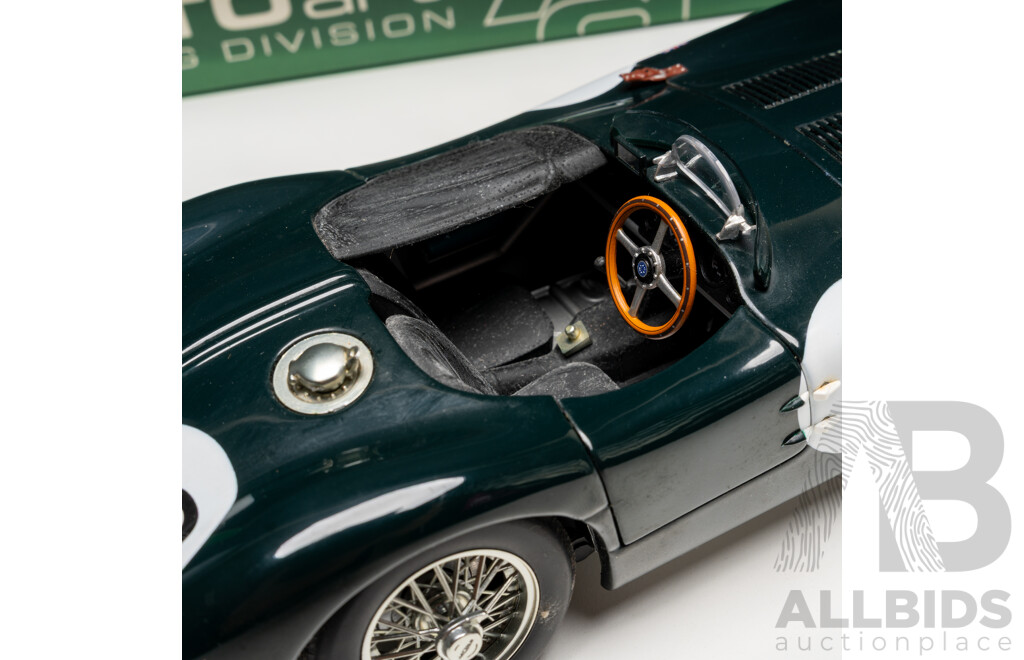AUTOart Racing Division 1953 Jaguar C-Type LeMans Winner #18 British Racing Green 1:18 Scale Model Car