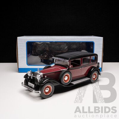 Model Car Group (MCG) 1928 Mercedes Benz Typ Nurburg 460/460K (W08) Maroon / Black 1:18 Scale Model Car