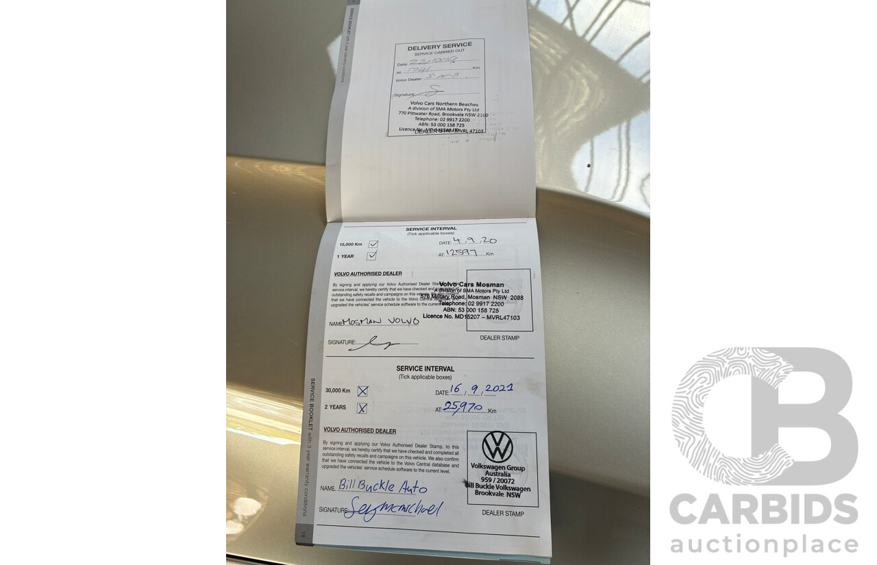 04/2019 Volvo XC60 T5 Momentum (AWD) 246 MY19 4d Wagon Gold Turbo 2.0L