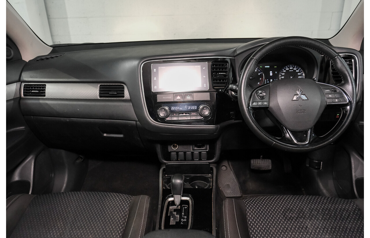 01/2018 Mitsubishi Outlander LS (AWD) ZL MY18.5 4d Wagon White 2.4L - 7 Seater