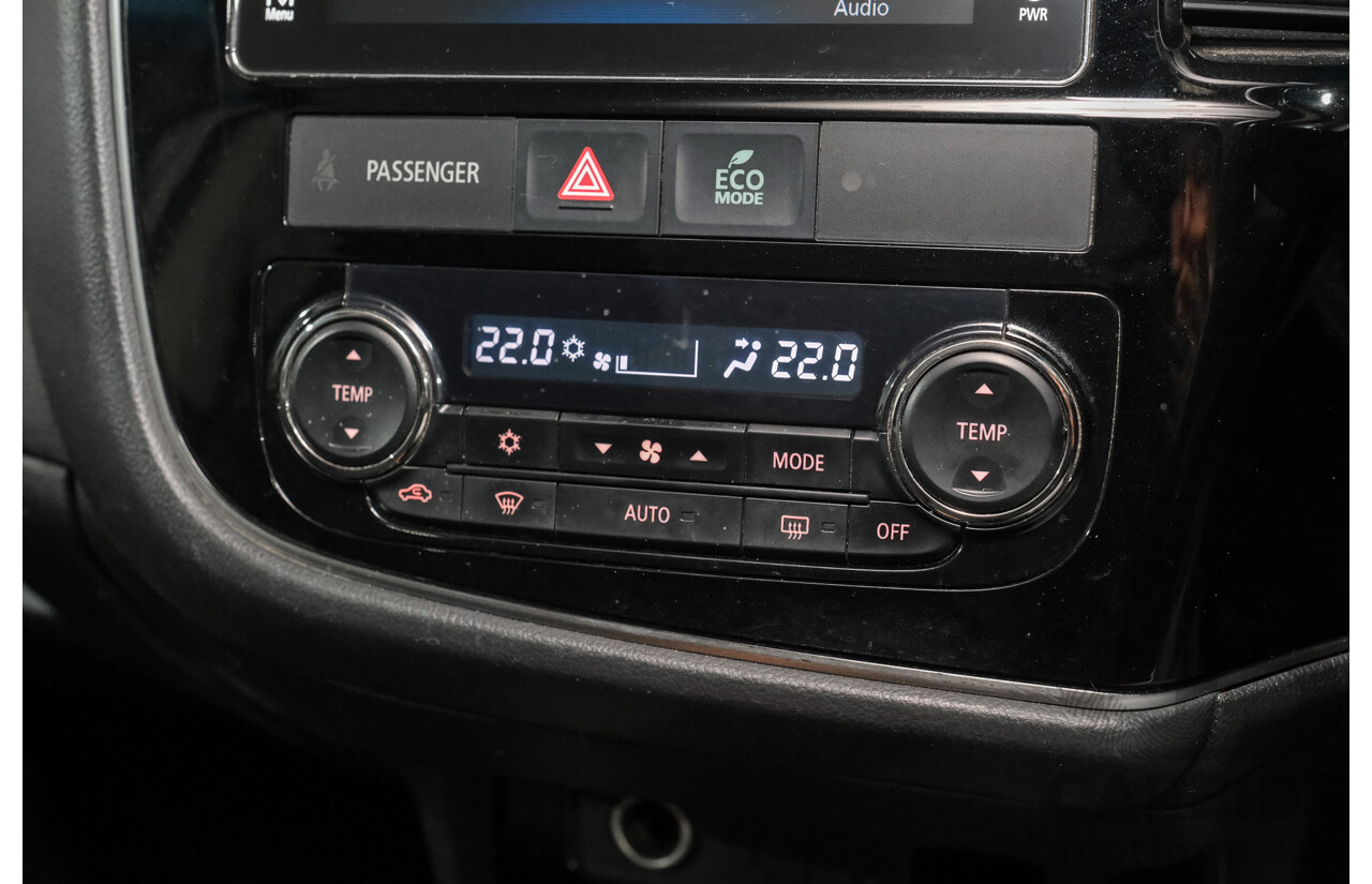 01/2018 Mitsubishi Outlander LS (AWD) ZL MY18.5 4d Wagon White 2.4L - 7 Seater