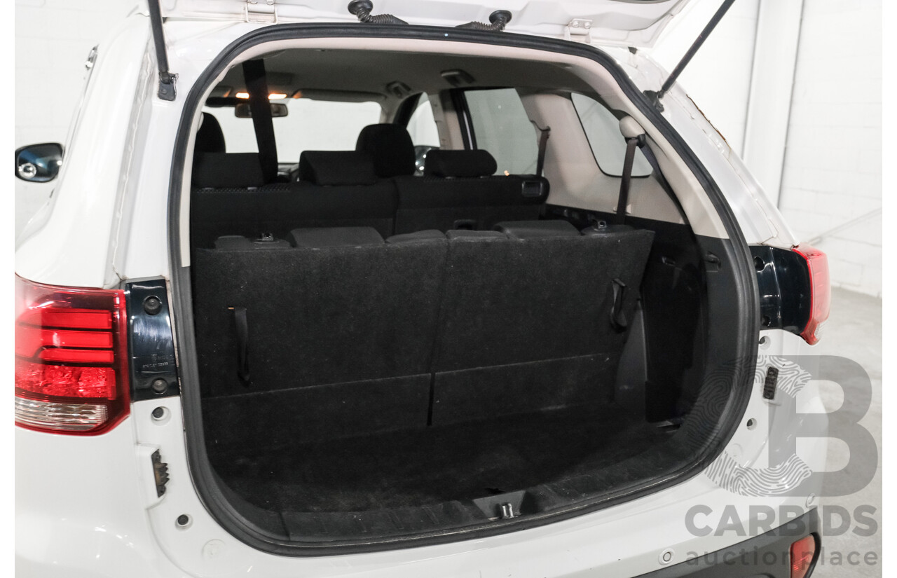 01/2018 Mitsubishi Outlander LS (AWD) ZL MY18.5 4d Wagon White 2.4L - 7 Seater