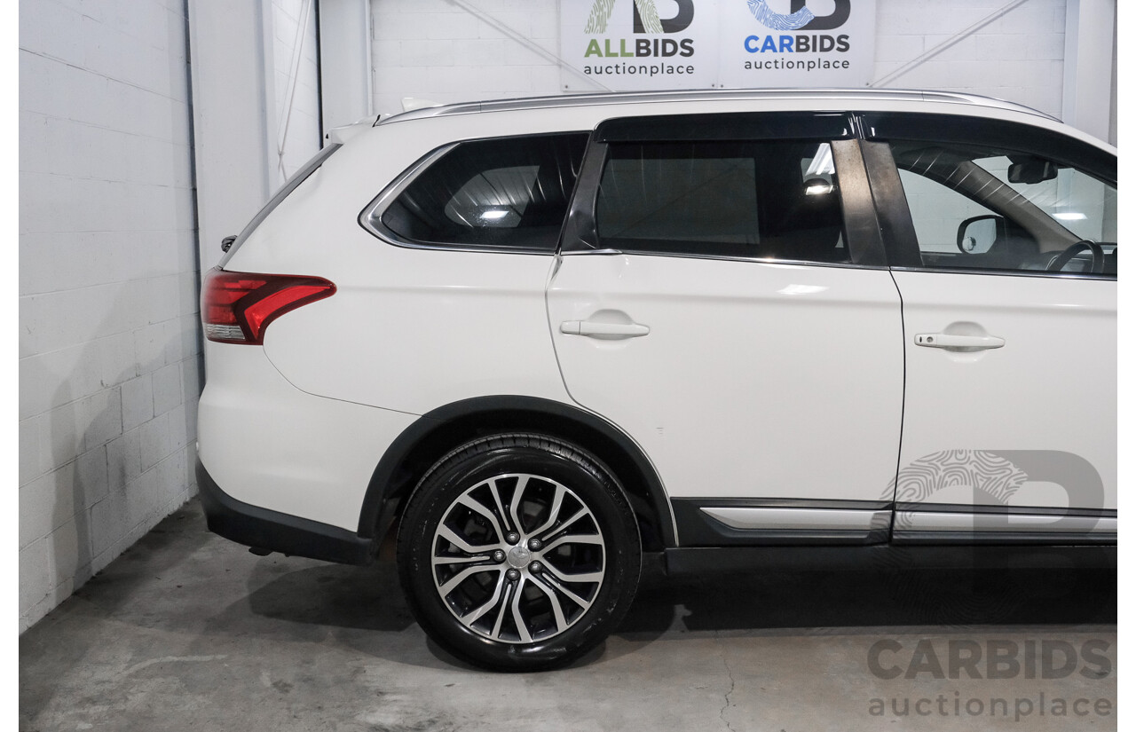 01/2018 Mitsubishi Outlander LS (AWD) ZL MY18.5 4d Wagon White 2.4L - 7 Seater