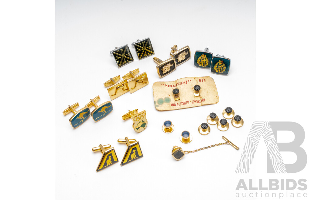 Collection of Assorted Gold & Silver Tone Cufflinks - 10 Pairs Plus Some Singles