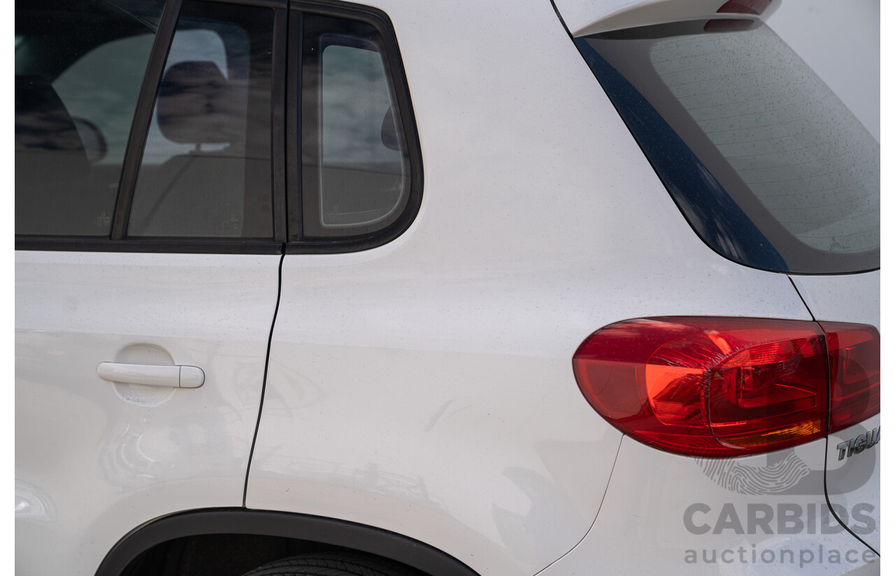 10/2013 Volkswagen Tiguan 118 TSI 5NC MY13 4d Wagon Candy White Twincharged 1.4L