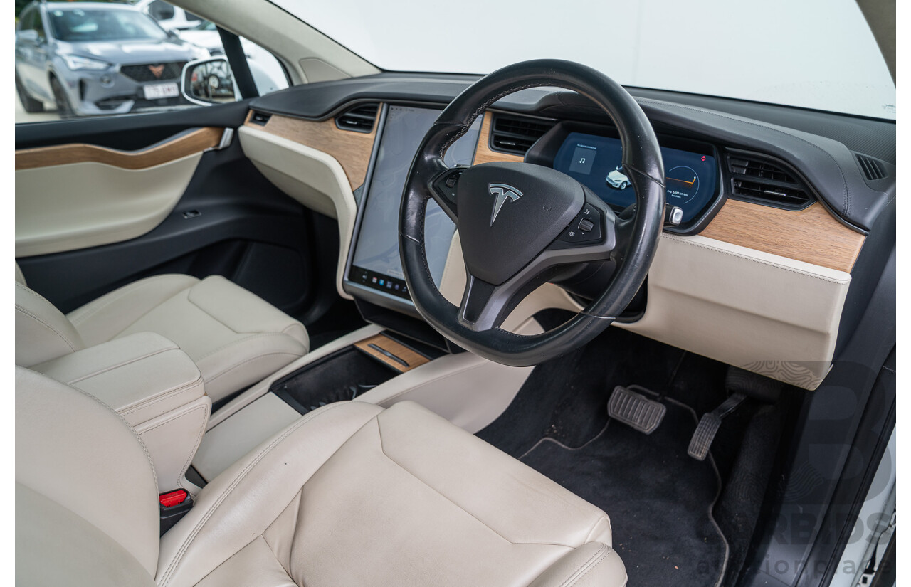 05/2018 Tesla Model X 75D (AWD) 75XB MY18 4d Wagon Pearl White Dedicated Electric EV - 245kw