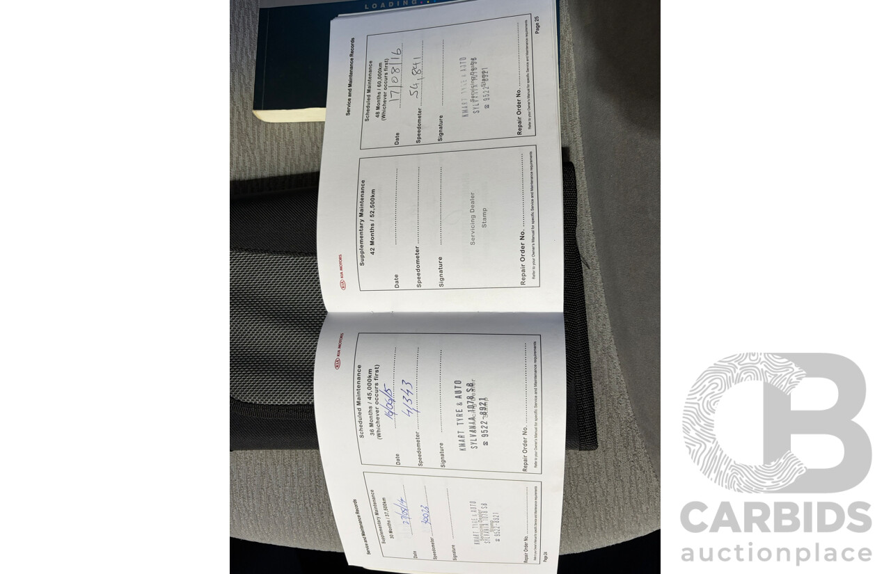 03/2011 Kia Grand Carnival Si FWD VQ MY11 4D Wagon Silver 3.5L