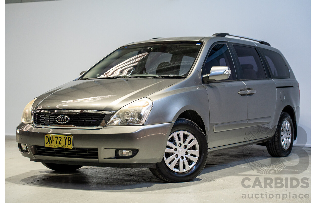 03/2011 Kia Grand Carnival Si FWD VQ MY11 4D Wagon Silver 3.5L