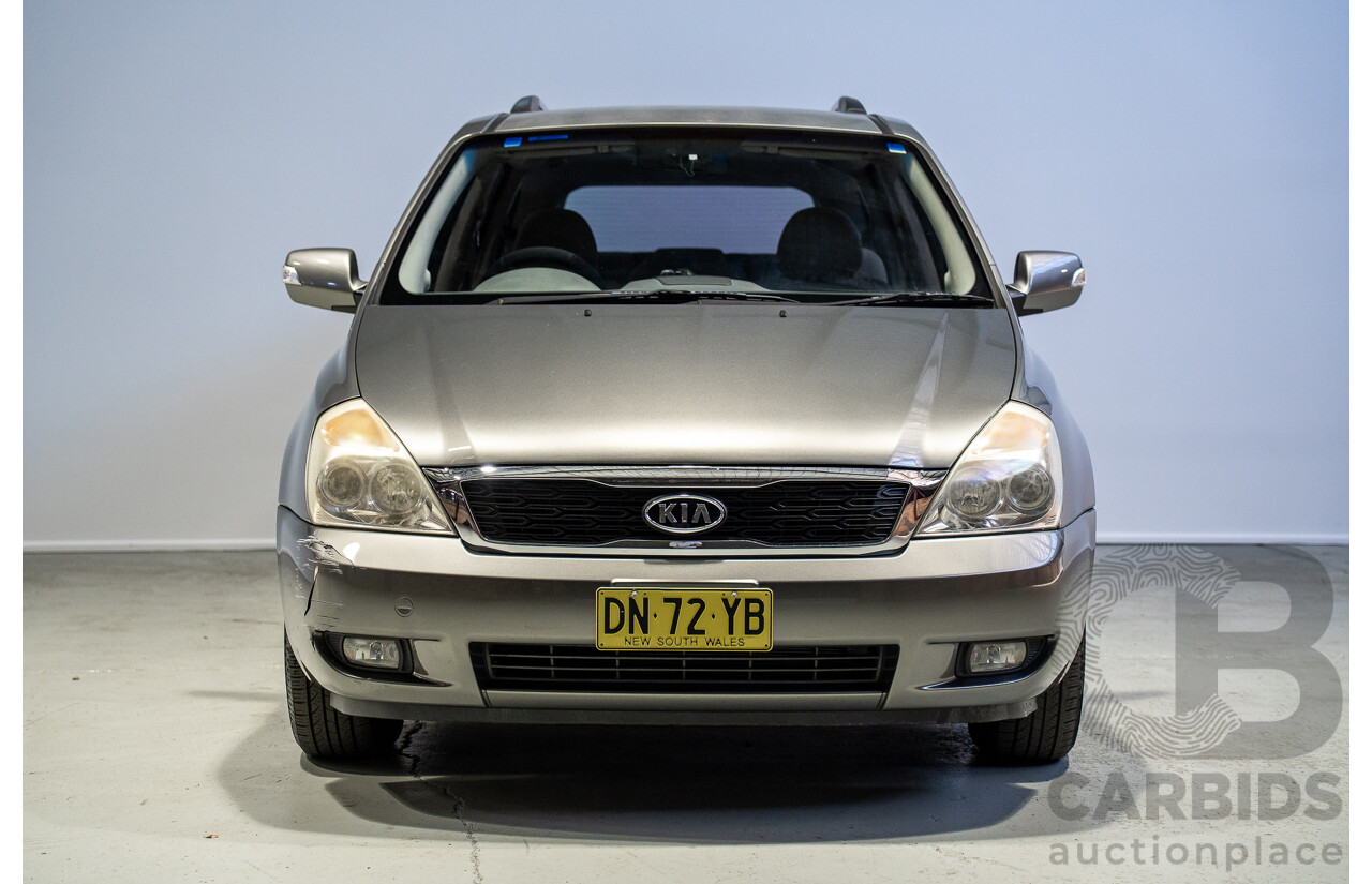 03/2011 Kia Grand Carnival Si FWD VQ MY11 4D Wagon Silver 3.5L