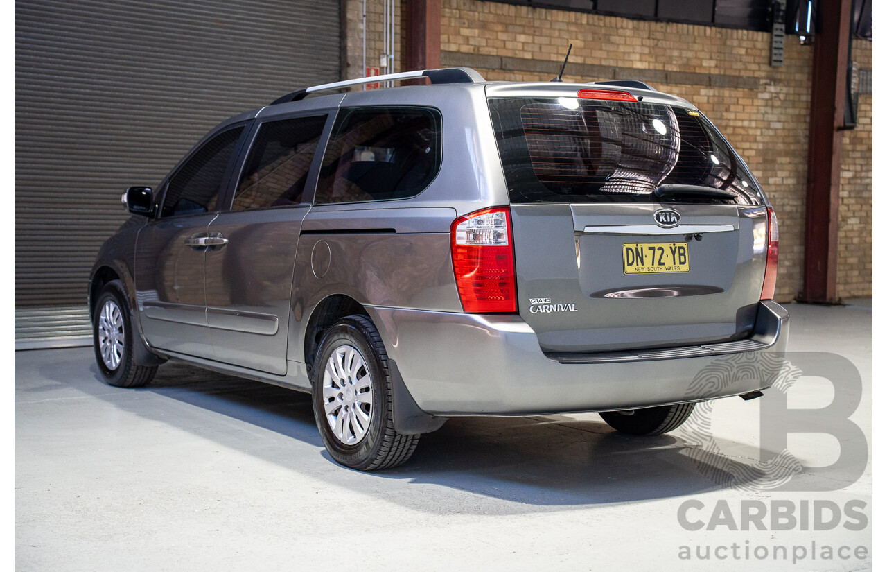 03/2011 Kia Grand Carnival Si FWD VQ MY11 4D Wagon Silver 3.5L