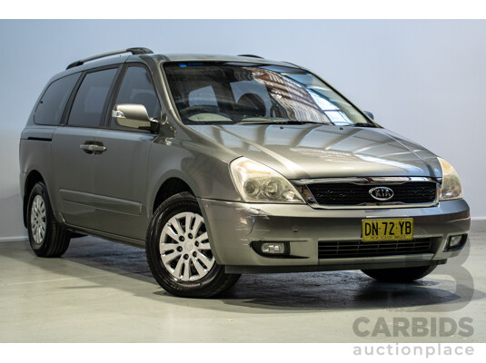 03/2011 Kia Grand Carnival Si FWD VQ MY11 4D Wagon Silver 3.5L