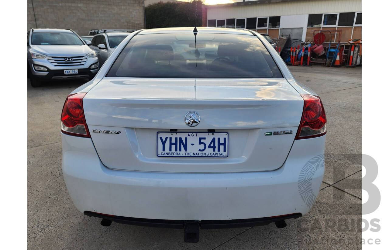 10/2010 Holden Commodore Omega VE MY10 4d Sedan White 3.0L