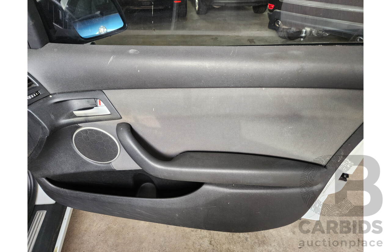 10/2010 Holden Commodore Omega VE MY10 4d Sedan White 3.0L