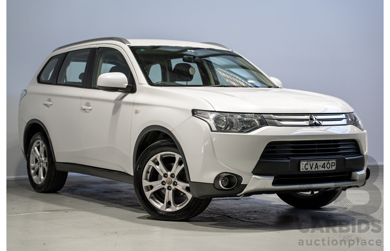 05/2014 Mitsubishi Outlander ES (4x4) ZJ MY14.5 4d Wagon White 2.4L