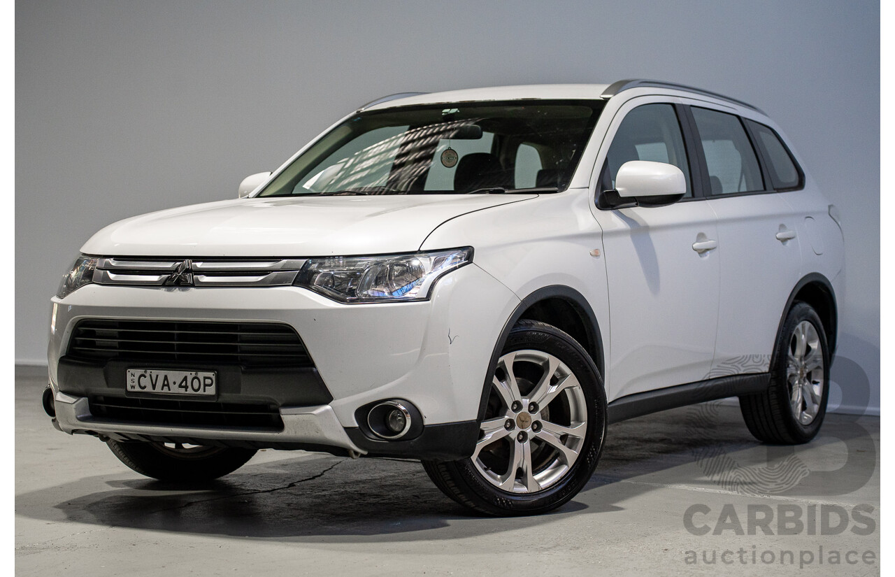 05/2014 Mitsubishi Outlander ES (4x4) ZJ MY14.5 4d Wagon White 2.4L