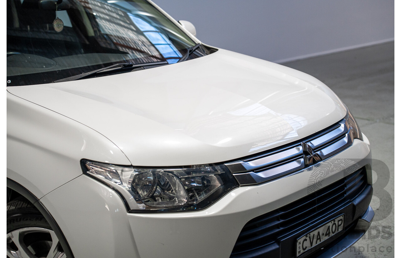 05/2014 Mitsubishi Outlander ES (4x4) ZJ MY14.5 4d Wagon White 2.4L