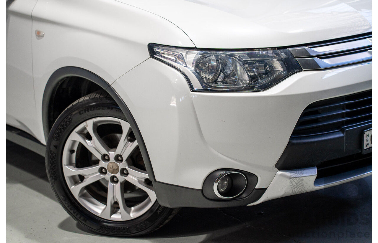 05/2014 Mitsubishi Outlander ES (4x4) ZJ MY14.5 4d Wagon White 2.4L