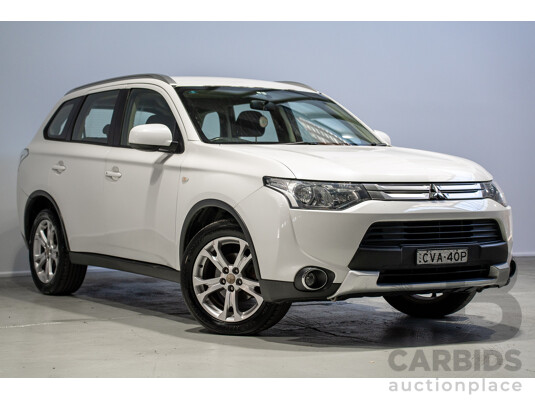 05/2014 Mitsubishi Outlander ES (4x4) ZJ MY14.5 4d Wagon White 2.4L