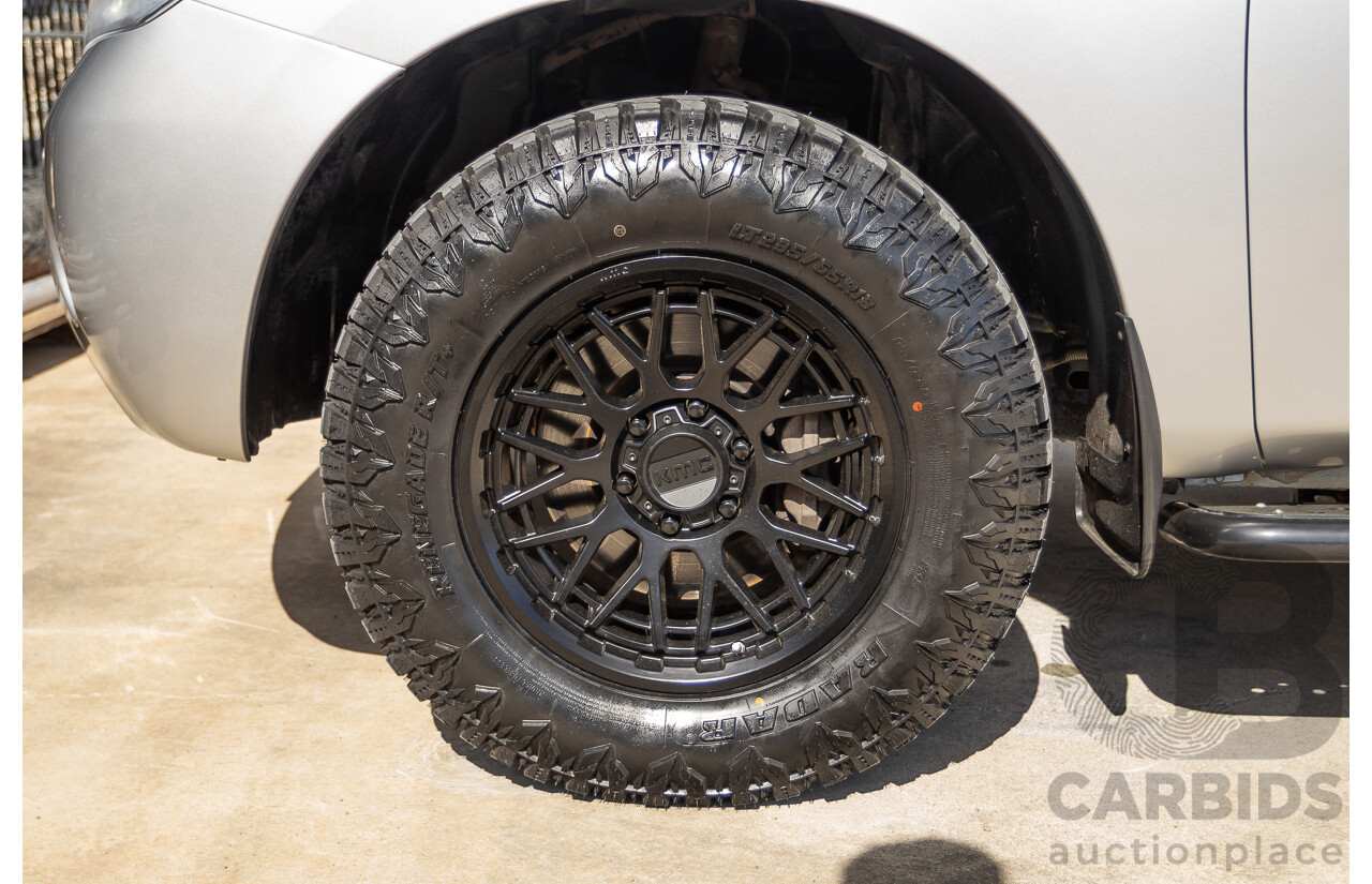 9/2015 Nissan Patrol Ti (4x4) Y62 Series 2 4d Wagon Brilliant Silver Metallic V8 5.6L