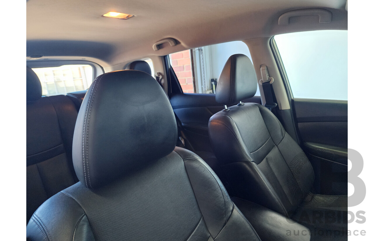 10/2014 Nissan X-Trail ST-L (fwd) T32 4d Wagon White 2.5L