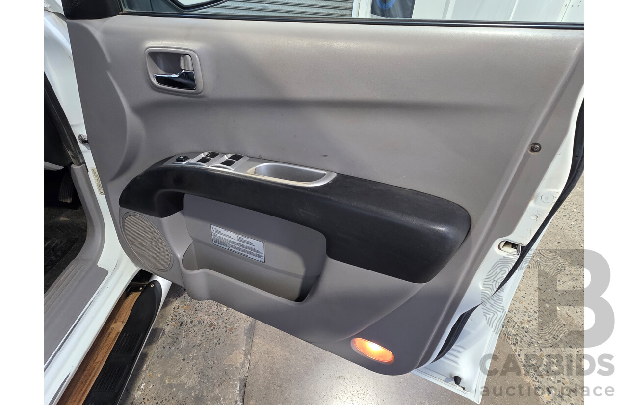 08/2011 Mitsubishi Triton GLX-R (4x4) MN MY11 Double Cab Utility White 2.5L