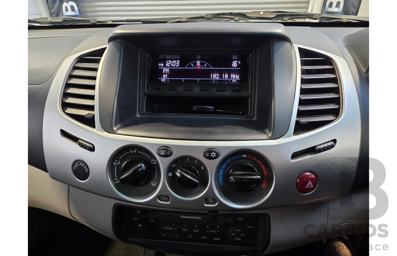 08/2011 Mitsubishi Triton GLX-R (4x4) MN MY11 Double Cab Utility White 2.5L