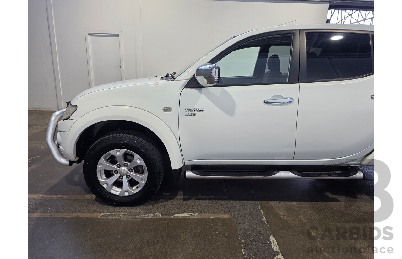 08/2011 Mitsubishi Triton GLX-R (4x4) MN MY11 Double Cab Utility White 2.5L