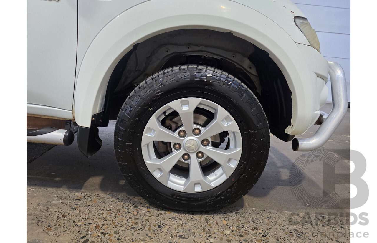 08/2011 Mitsubishi Triton GLX-R (4x4) MN MY11 Double Cab Utility White 2.5L