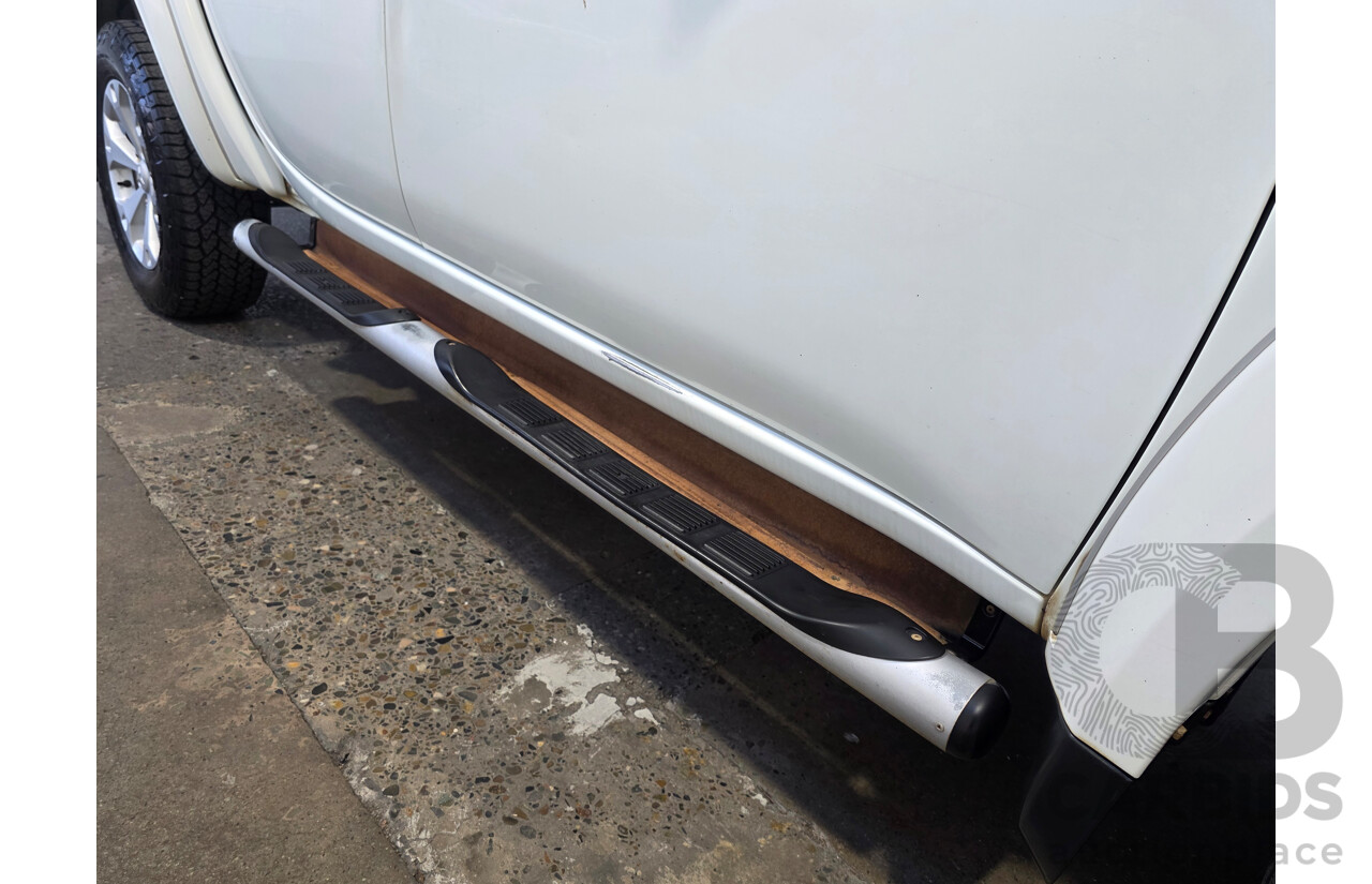 08/2011 Mitsubishi Triton GLX-R (4x4) MN MY11 Double Cab Utility White 2.5L
