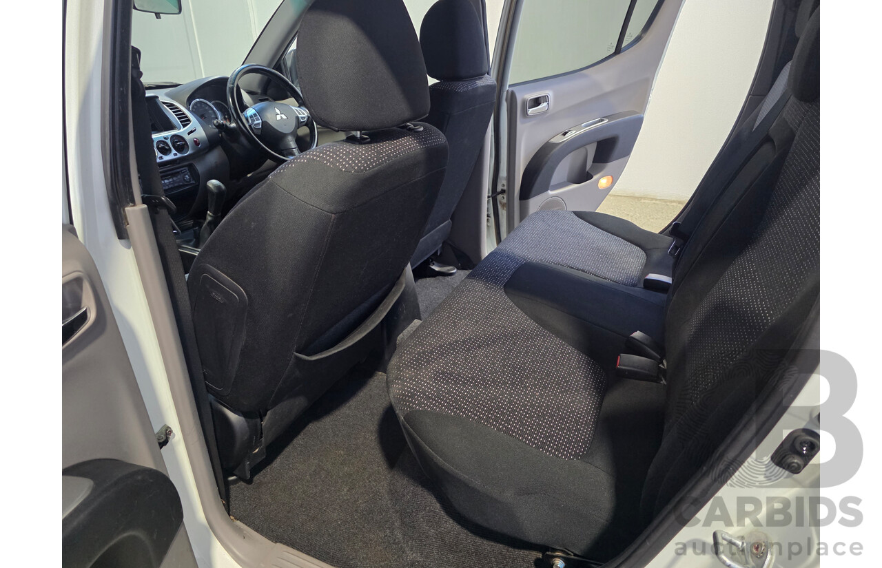 08/2011 Mitsubishi Triton GLX-R (4x4) MN MY11 Double Cab Utility White 2.5L