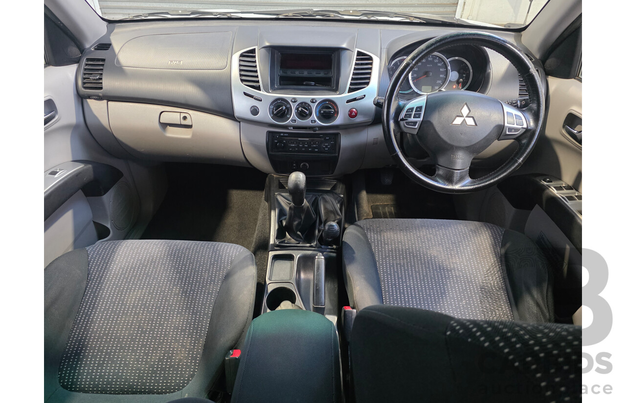 08/2011 Mitsubishi Triton GLX-R (4x4) MN MY11 Double Cab Utility White 2.5L